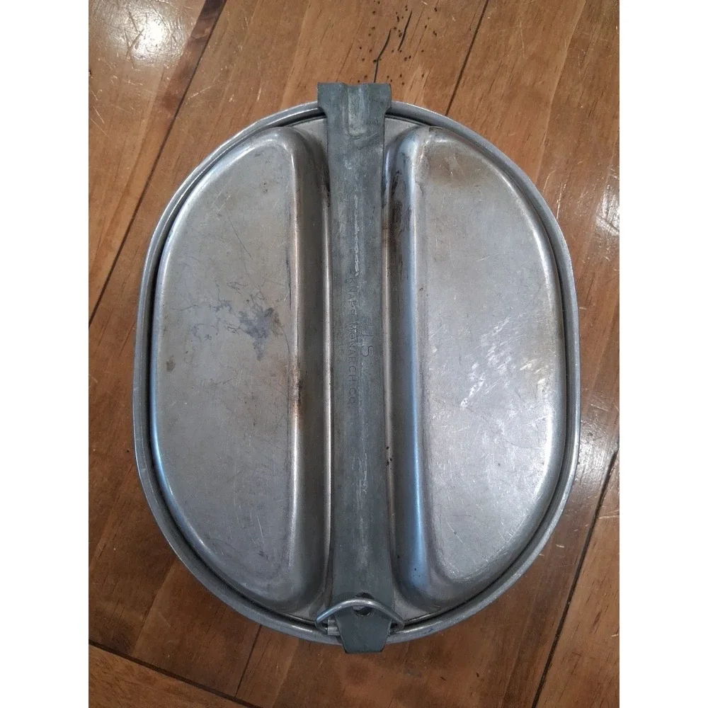 ORIGINAL US WW2 MESS KIT 1945 KNAPP MONARCH CO US MARKED